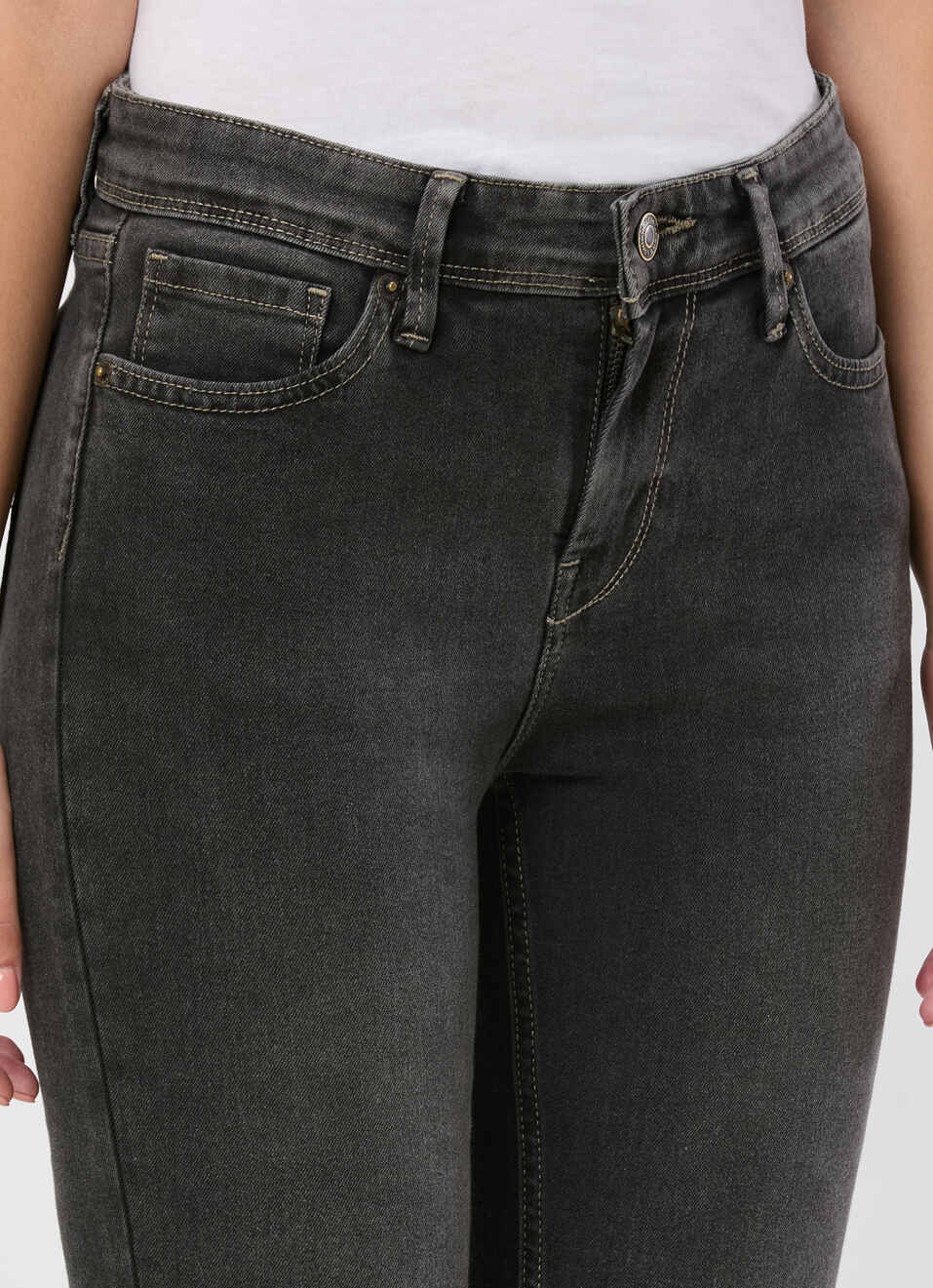 Women Black Mid Rise Stretchable Flared Jeans, , large image number 4