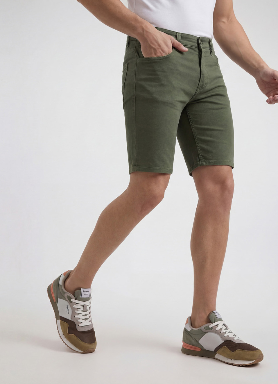 Men Green Mid Rise Regular Shorts, , large image number 0