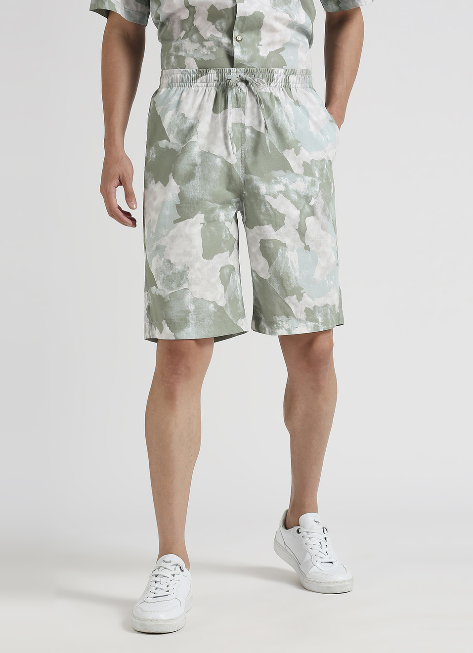 Green All Over Printed Shorts, , large image number 2