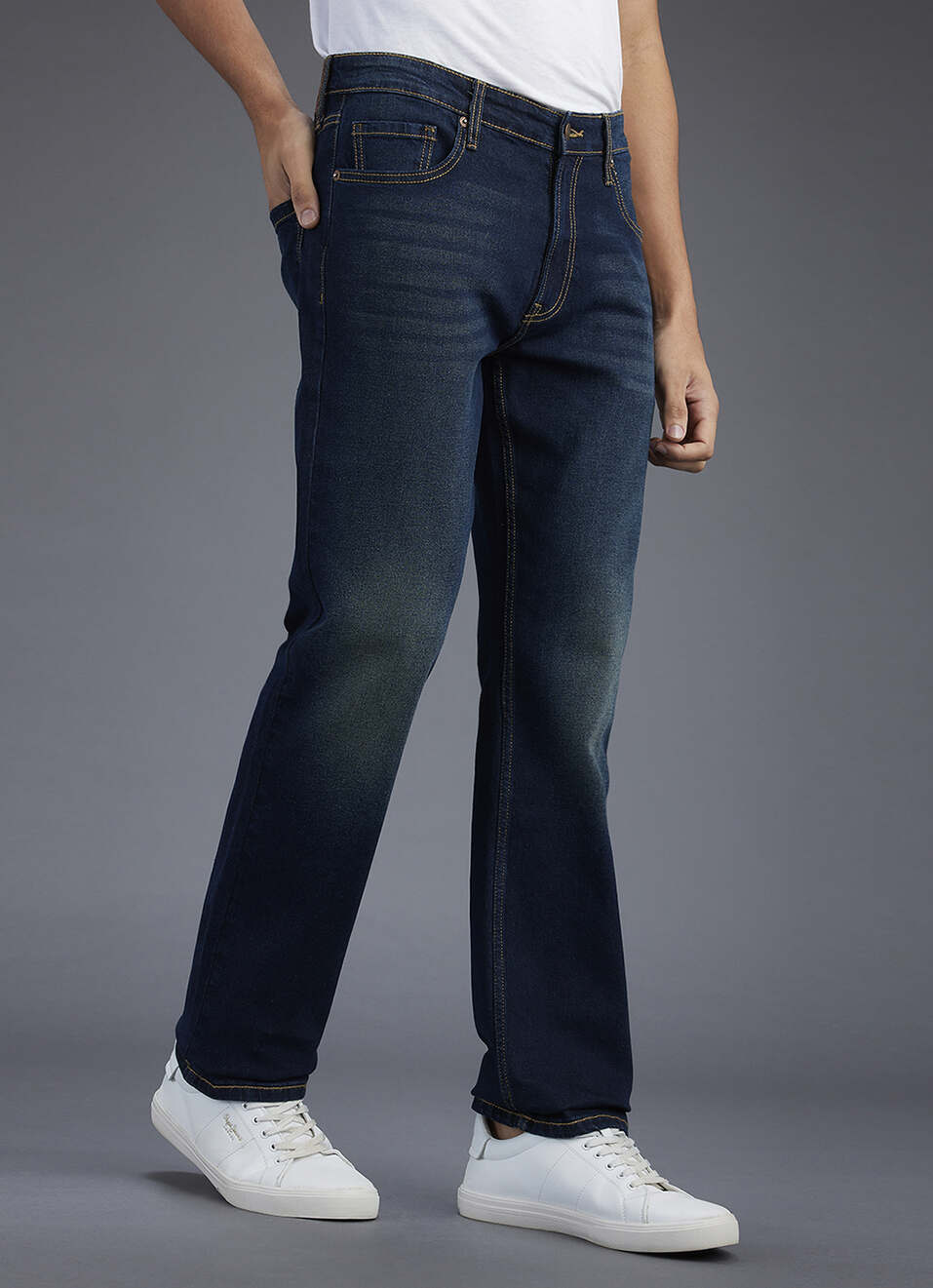 Men Blue Straight Fit Mid Rise Stretchable Jeans, , large image number 0