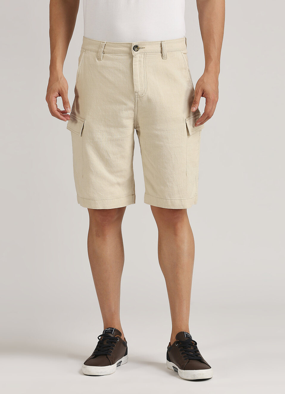 Off White Back Welt Pockets Linen Cargo Shorts, , large image number 2