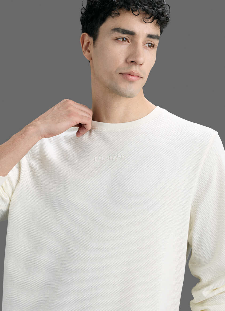 Men Off White Printed Slim Fit Long Sleeve T-shirt, , large image number 4