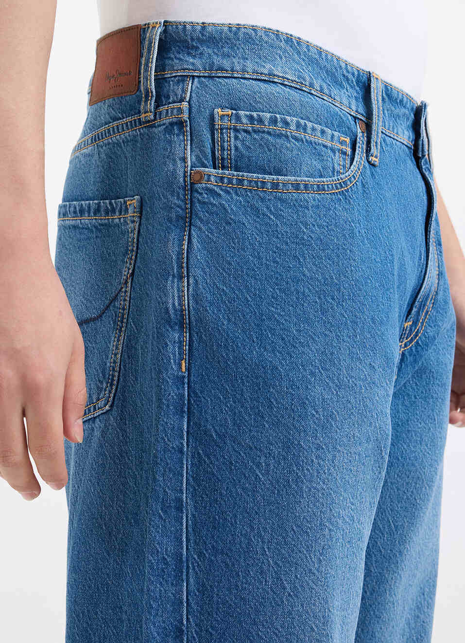 Men Blue Relaxed Barrel Fit Mid Rise Jeans , , large image number 4
