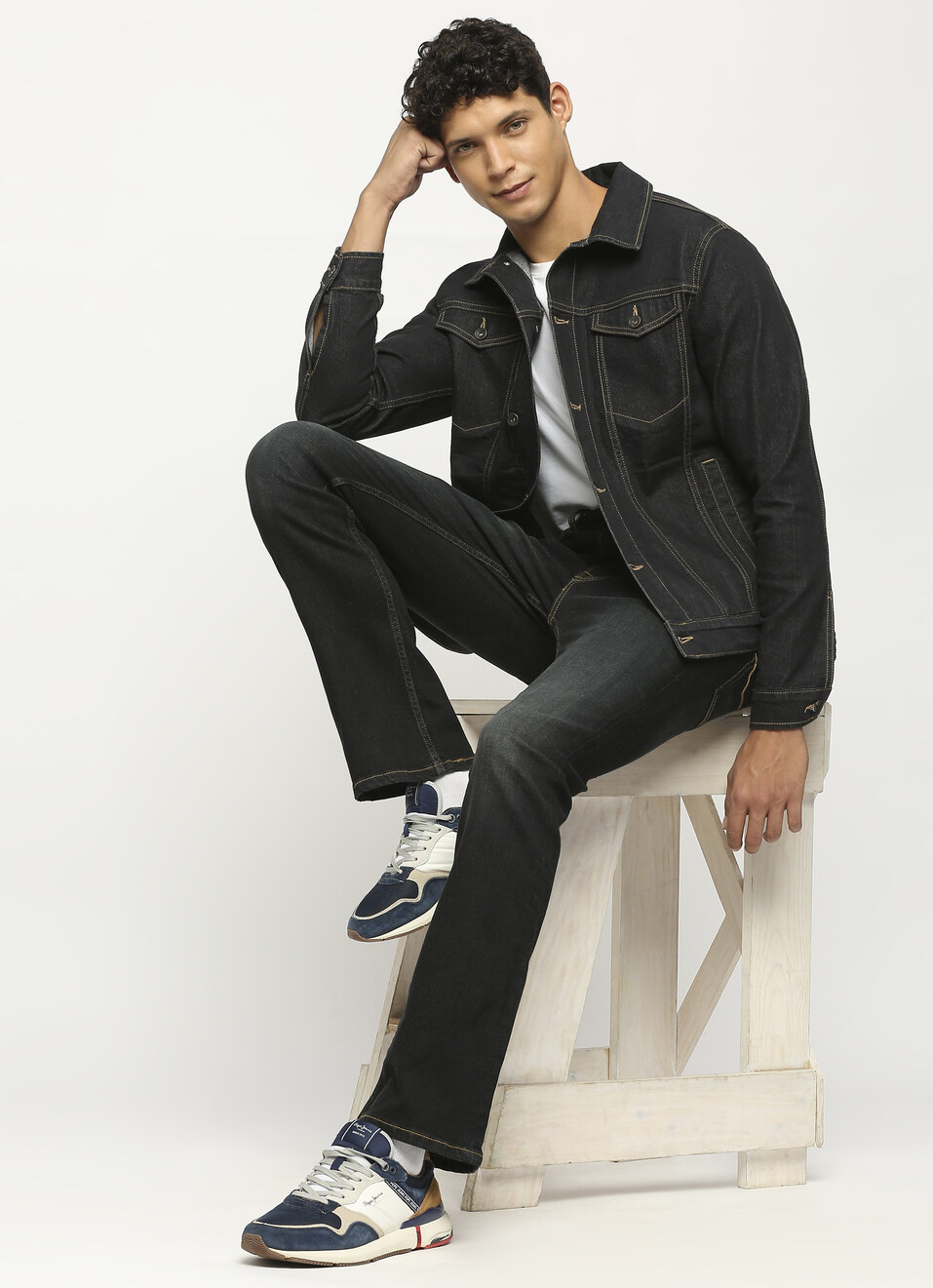 Black Front Pocket Trucker Fit Denim Jacket, , large image number 6