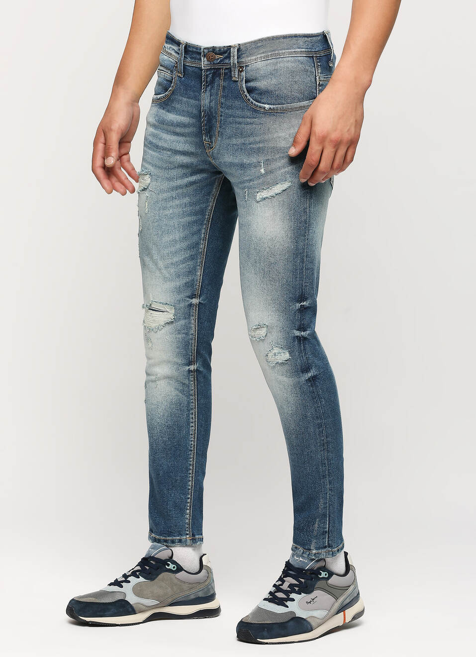 Chinox Distressed Light Blue Mid Rise Ankle Jeans, , large image number 3