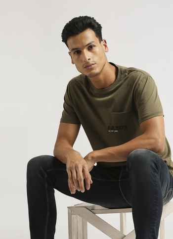 Green Solid Single Pocket Short Sleeve T-shirt