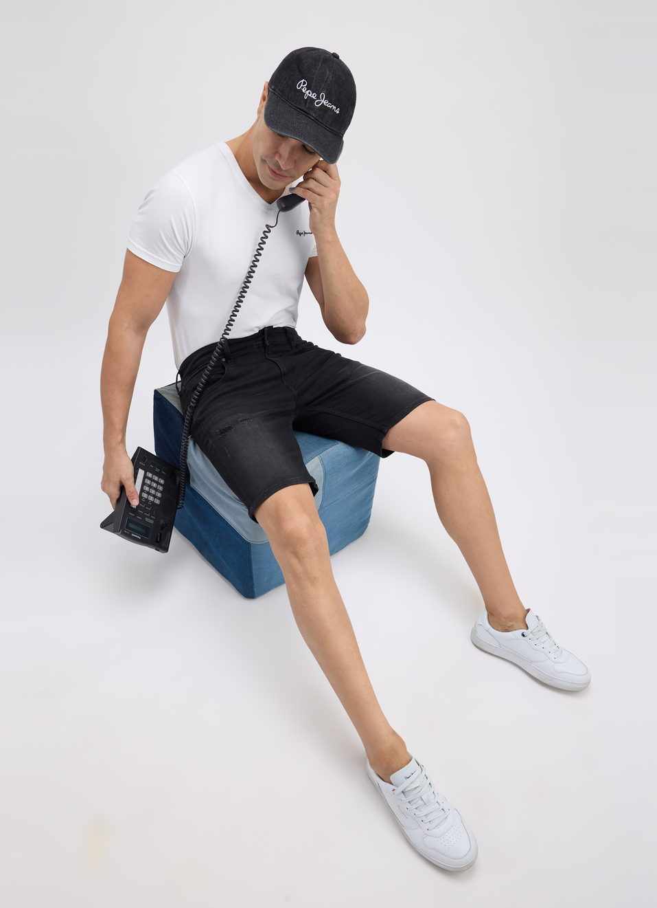 Men Black Mid Rise Regular Shorts, , large image number 5
