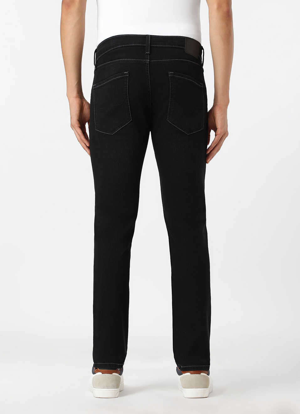 Men Black Low Rise Slim Fit Tapered Stretchable Jeans, , large image number 3