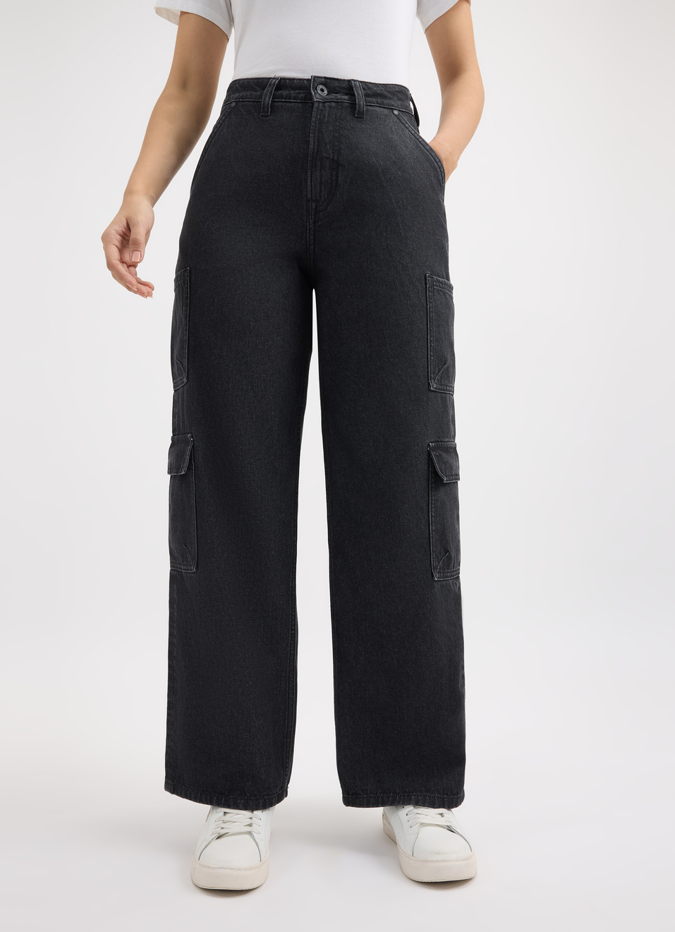 Women Black Straight Fit High Rise Cargo Jeans , , large image number 1