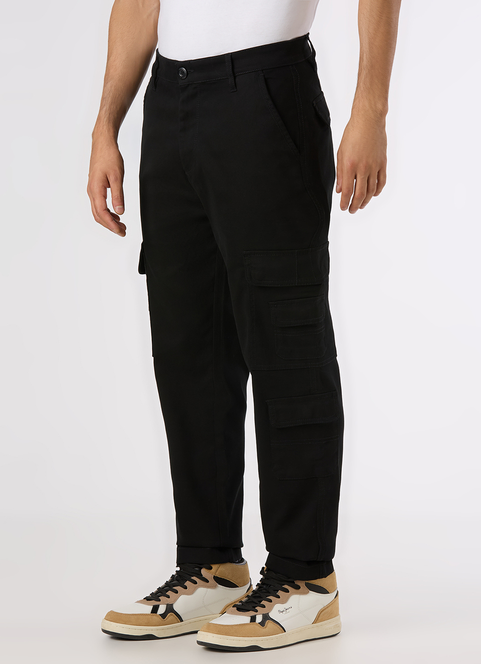 Men Black Multi-pocket Utility Design Cargo Pants, , large image number 0