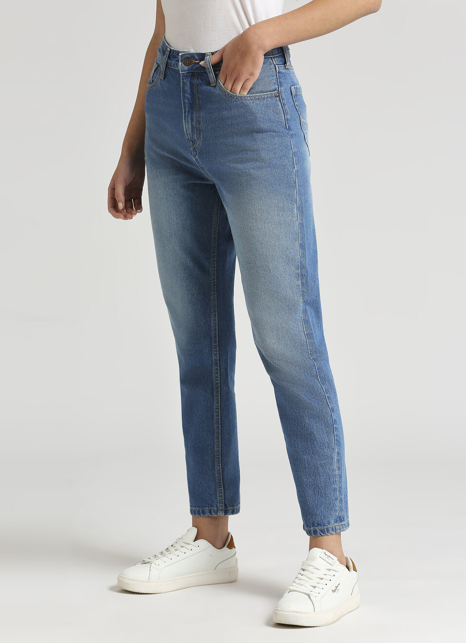 Light Blue Mid Waist Mom Fit Jeans, , large image number 3