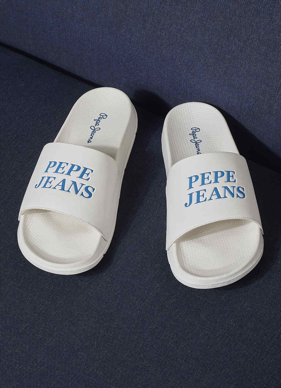Men White Logo Print Anti Skid Sliders, , large image number 0