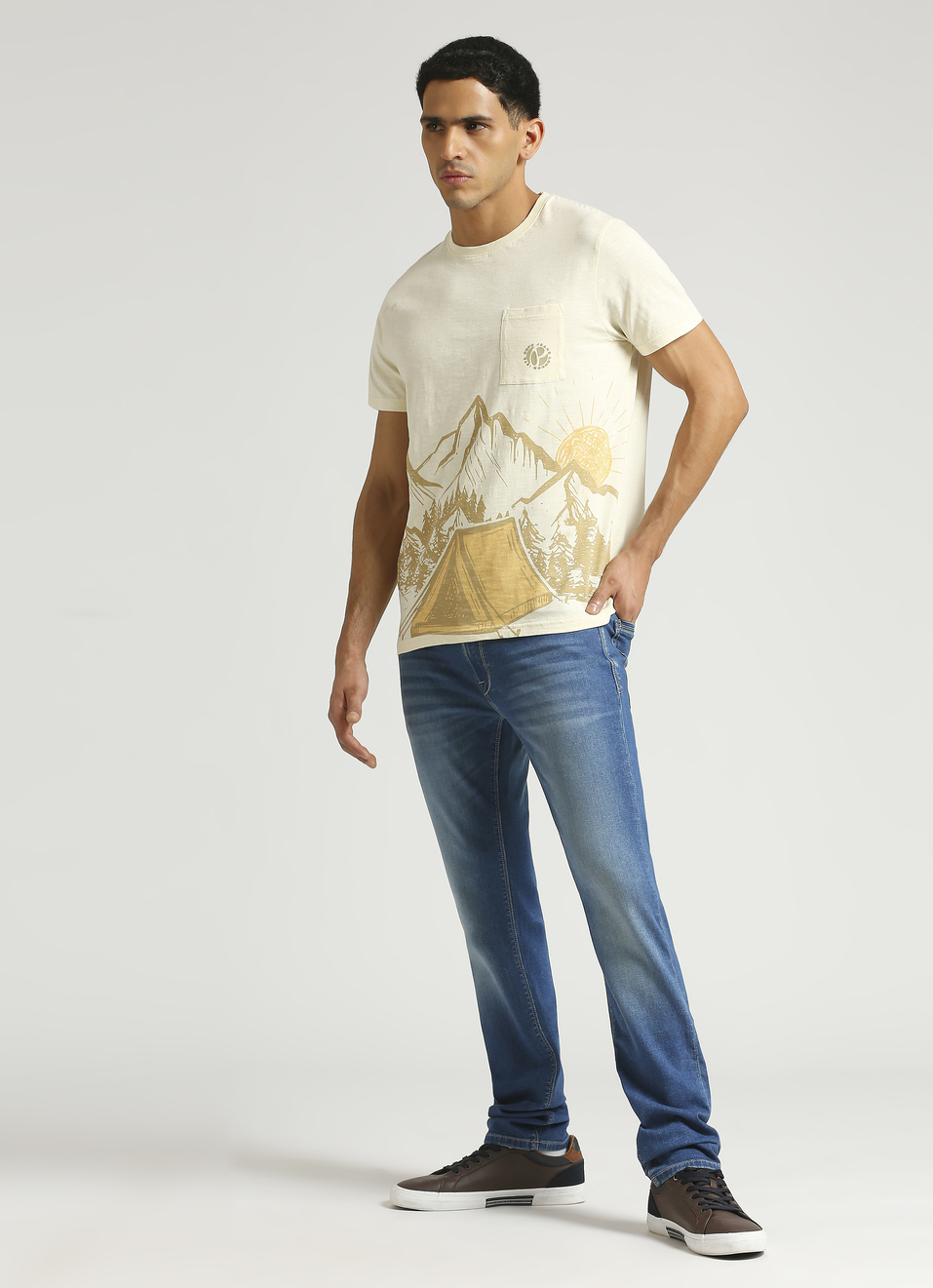Ivory Graphic Print Single Pocket Short Sleeves T-shirt, , large image number 5