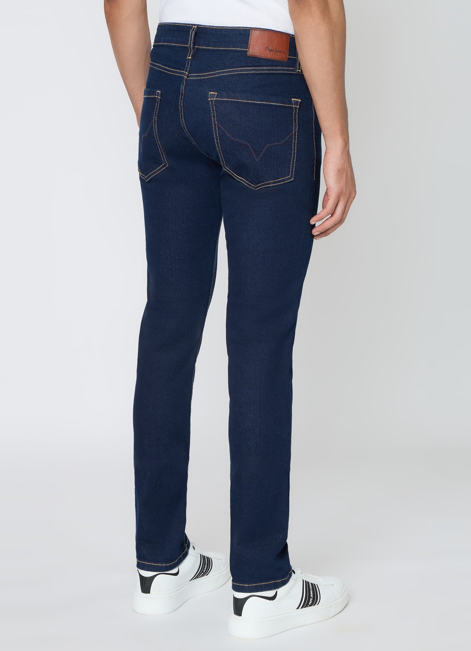 Pepe Jeans Men Black Slim Fit Stretchable Jeans - Image 3