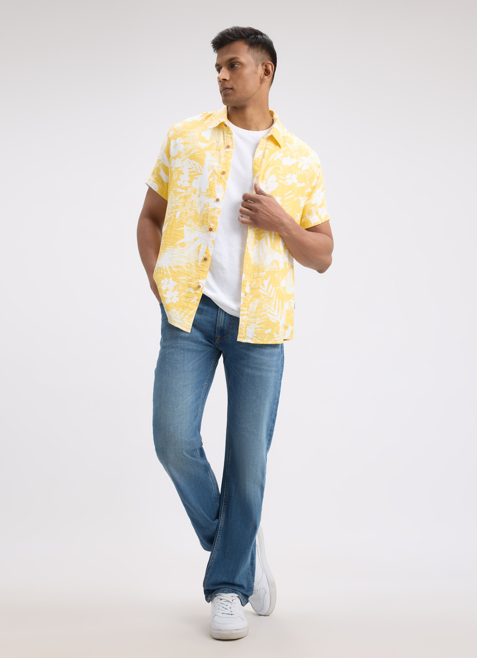 Men Yellow Floral Print Short Sleeve Shirt, , large image number 5
