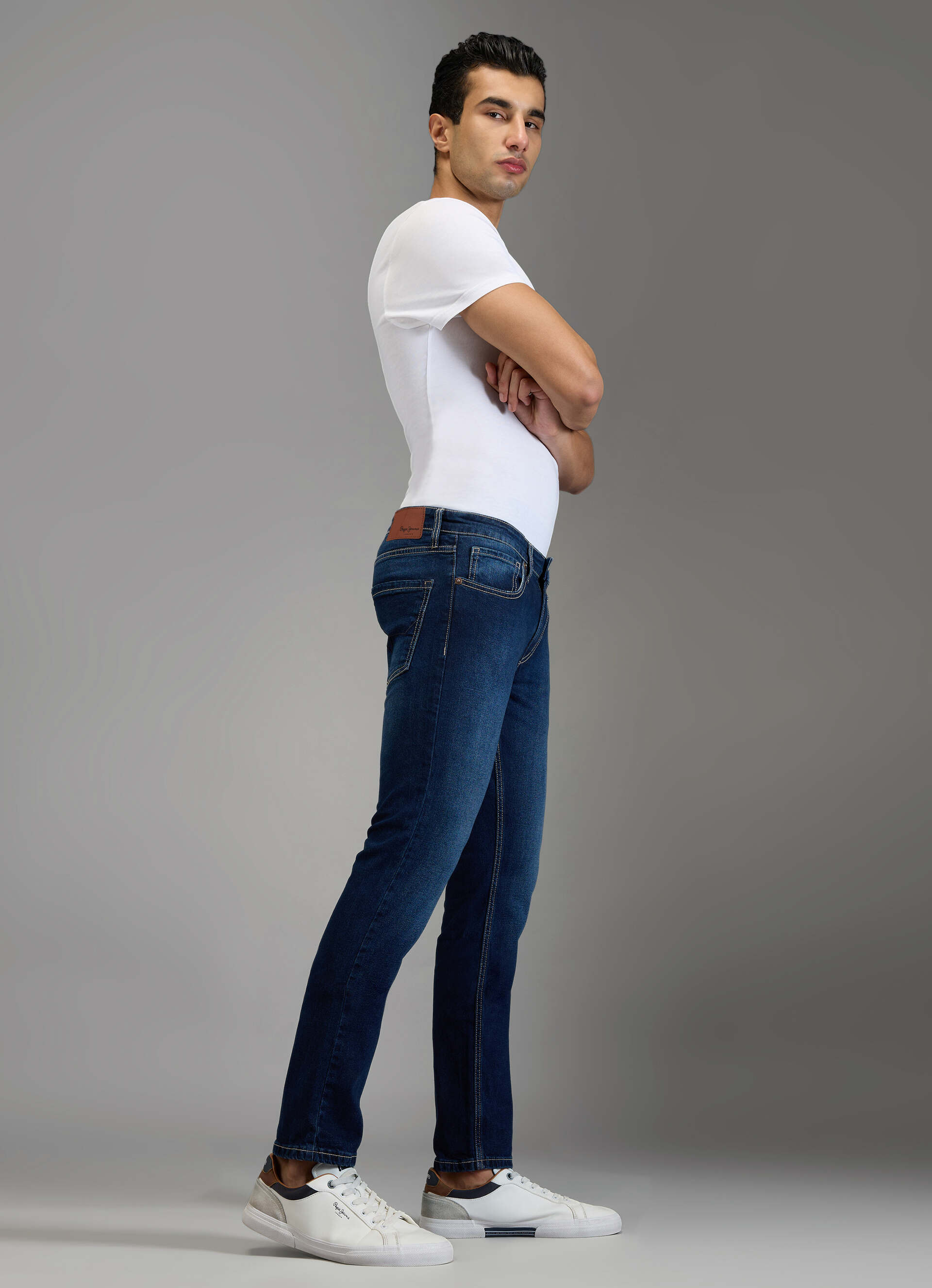 Men Blue Dark Rinse Slim Fit Mid Rise Stretchable Jeans, , large image number 10