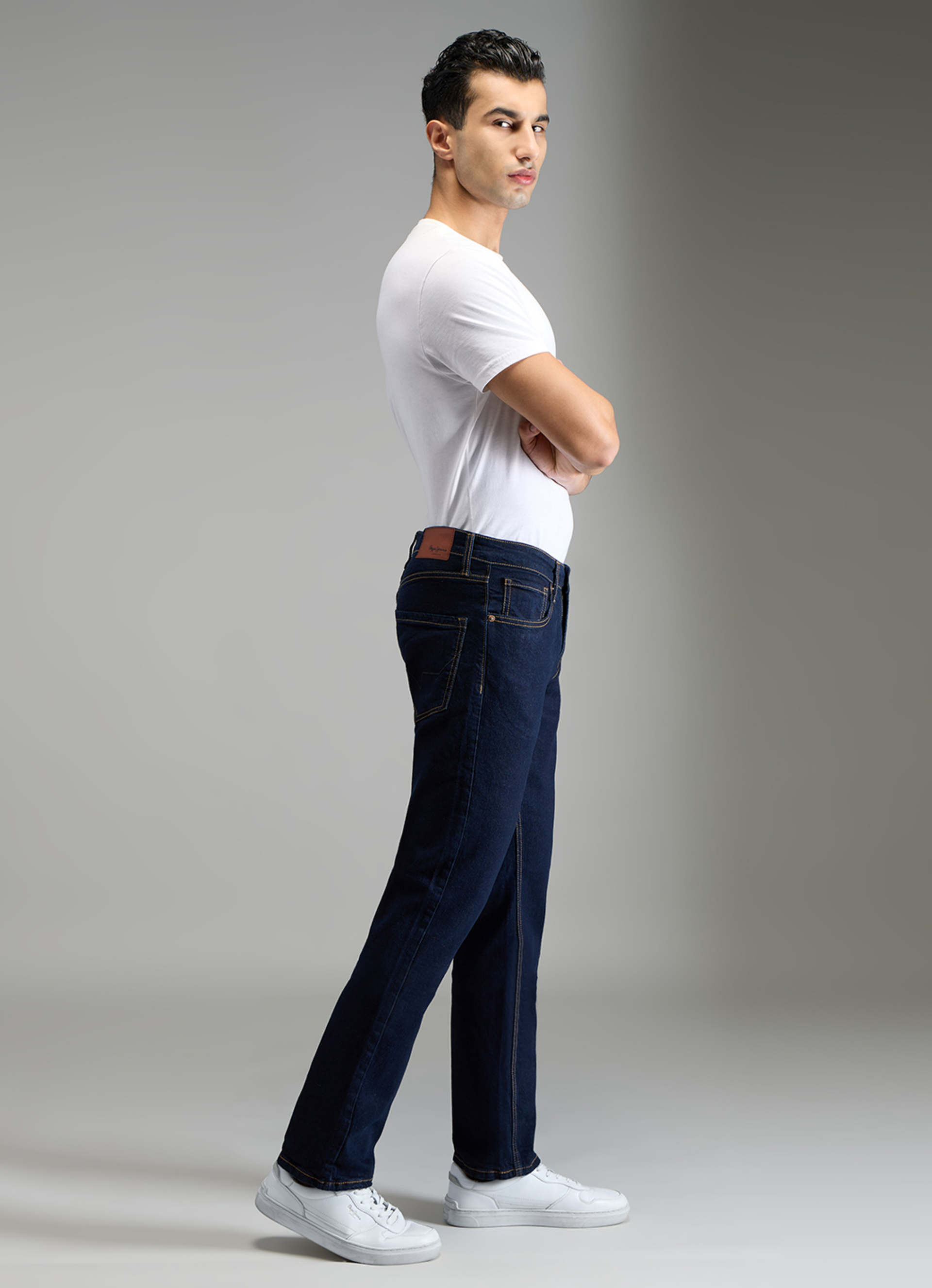 Men Black Mid Rise Straight Fit Stretchable Jeans, , large image number 10