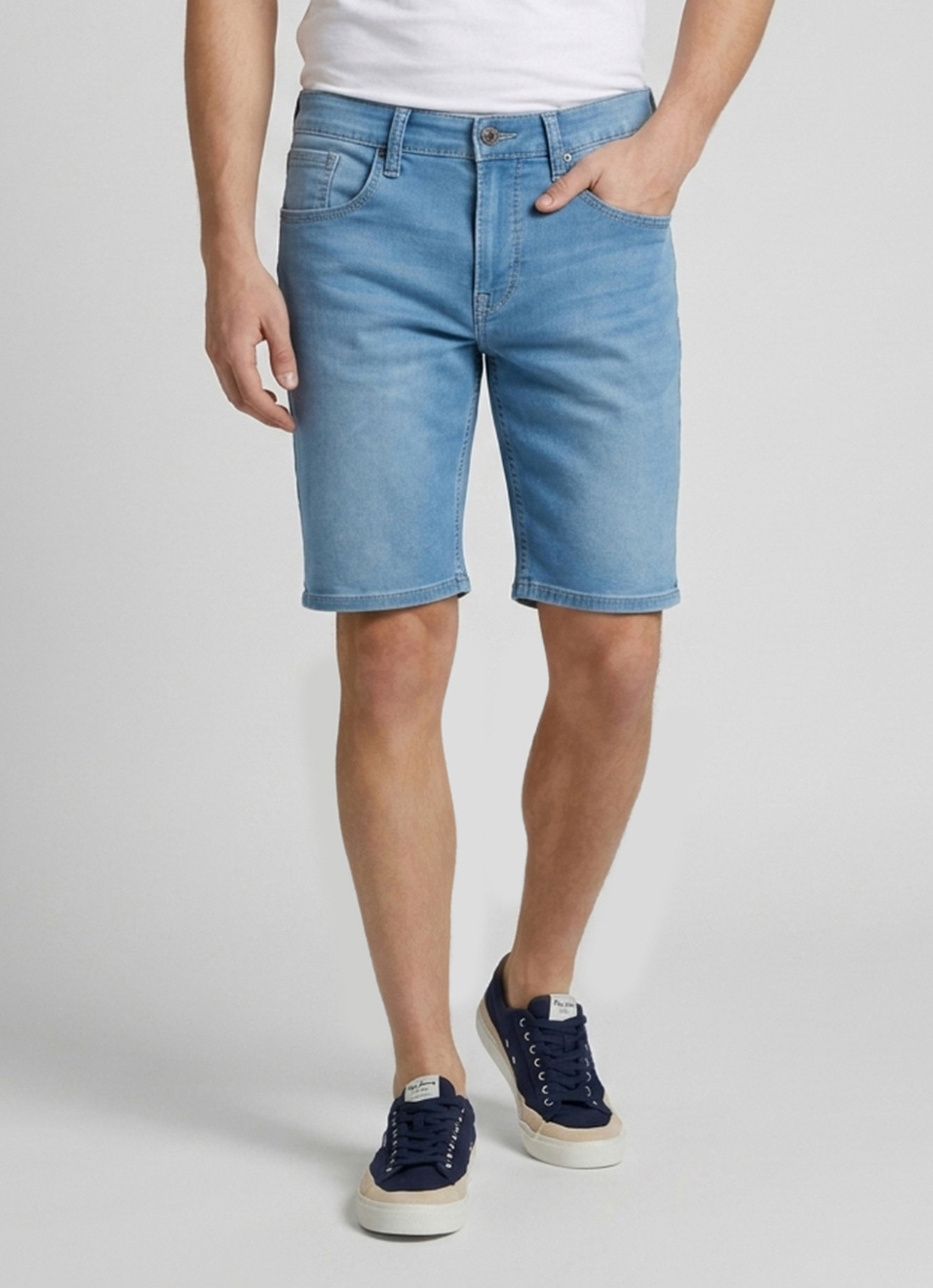 Men Blue Slim Fit Mid Rise Stretchable Denim Shorts, , large image number 2