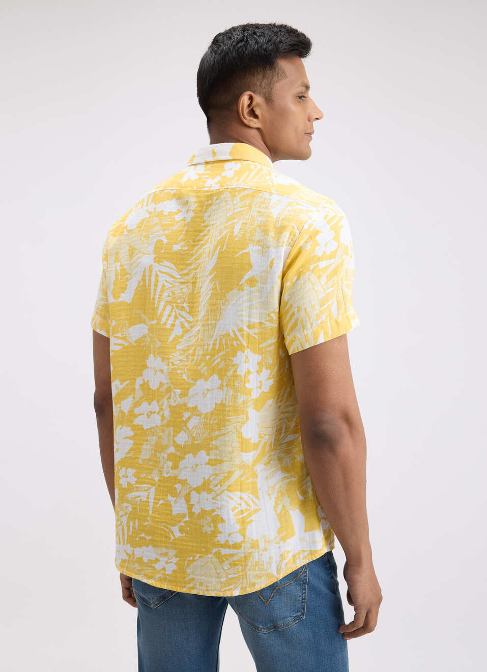 Men Yellow Floral Print Short Sleeve Shirt, , large image number 2