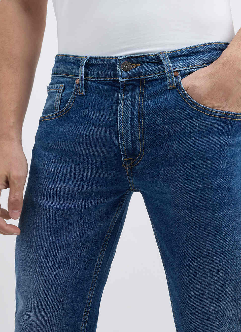 Men Blue Slim Fit Mid Rise Jeans , , large image number 4