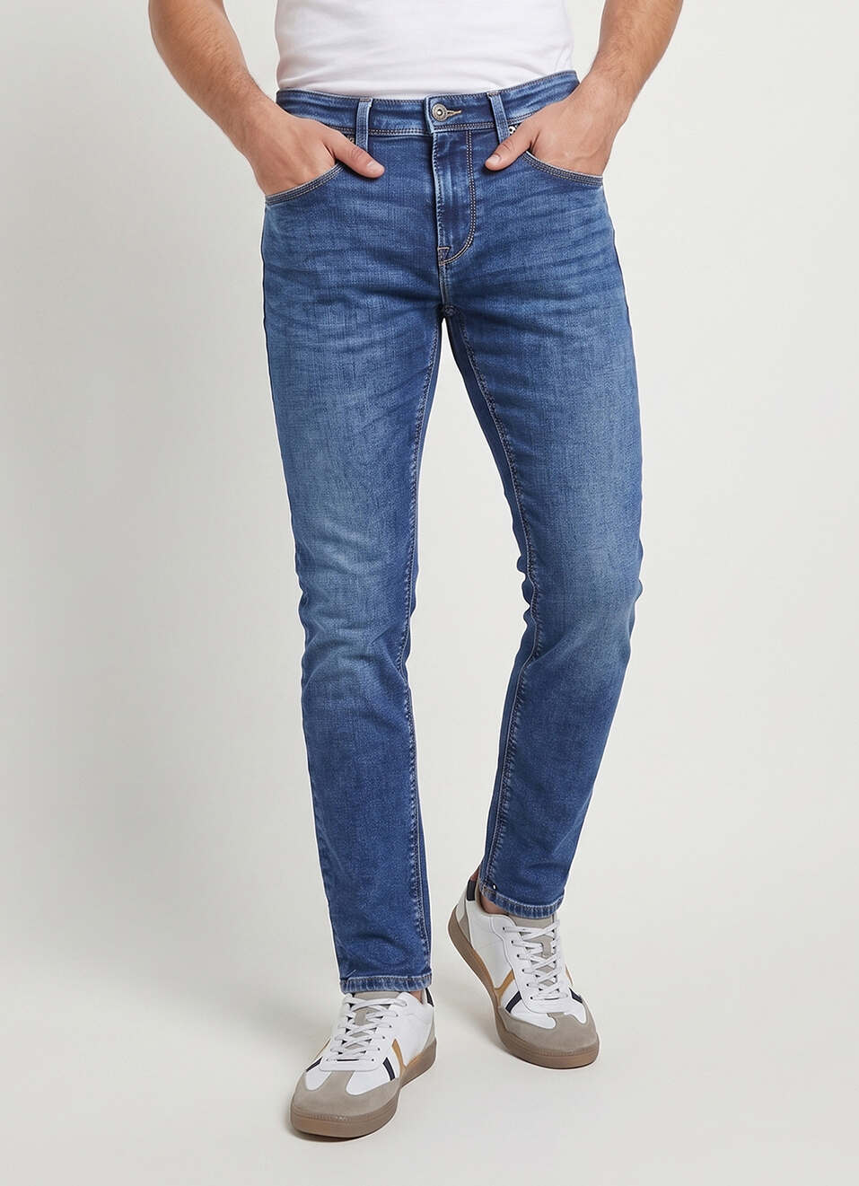 Men Blue Slim Fit Mid Rise Stretchable Jeans, , large image number 2