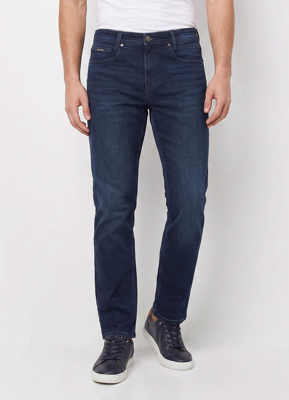 Men Black Straight Fit Mid Rise Stretchable Jeans, , large image number 2