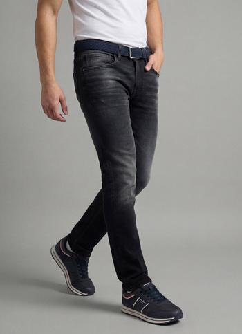 Men Black Slim Tapered Fit Low Rise Jeans 