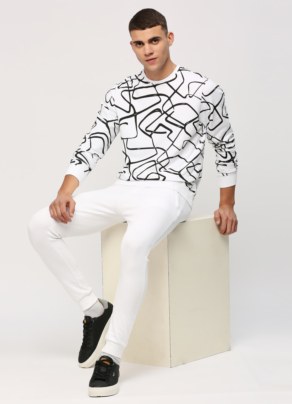 White All Over Printed Long Sleeve Stretch Sweatshirt, , large image number 6