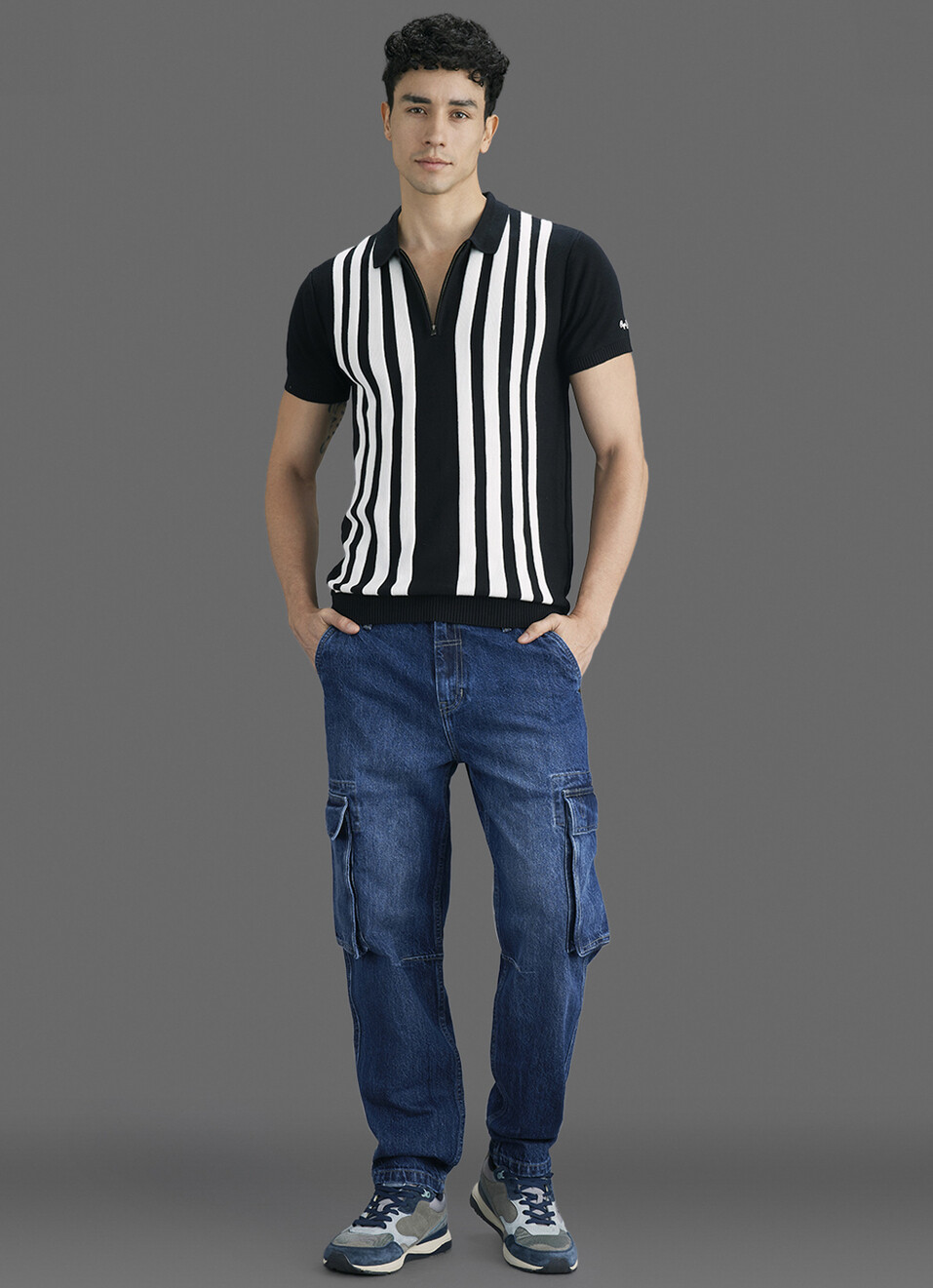 Men Black Striped Flat Knit Polo Collar T-shirt, , large image number 2