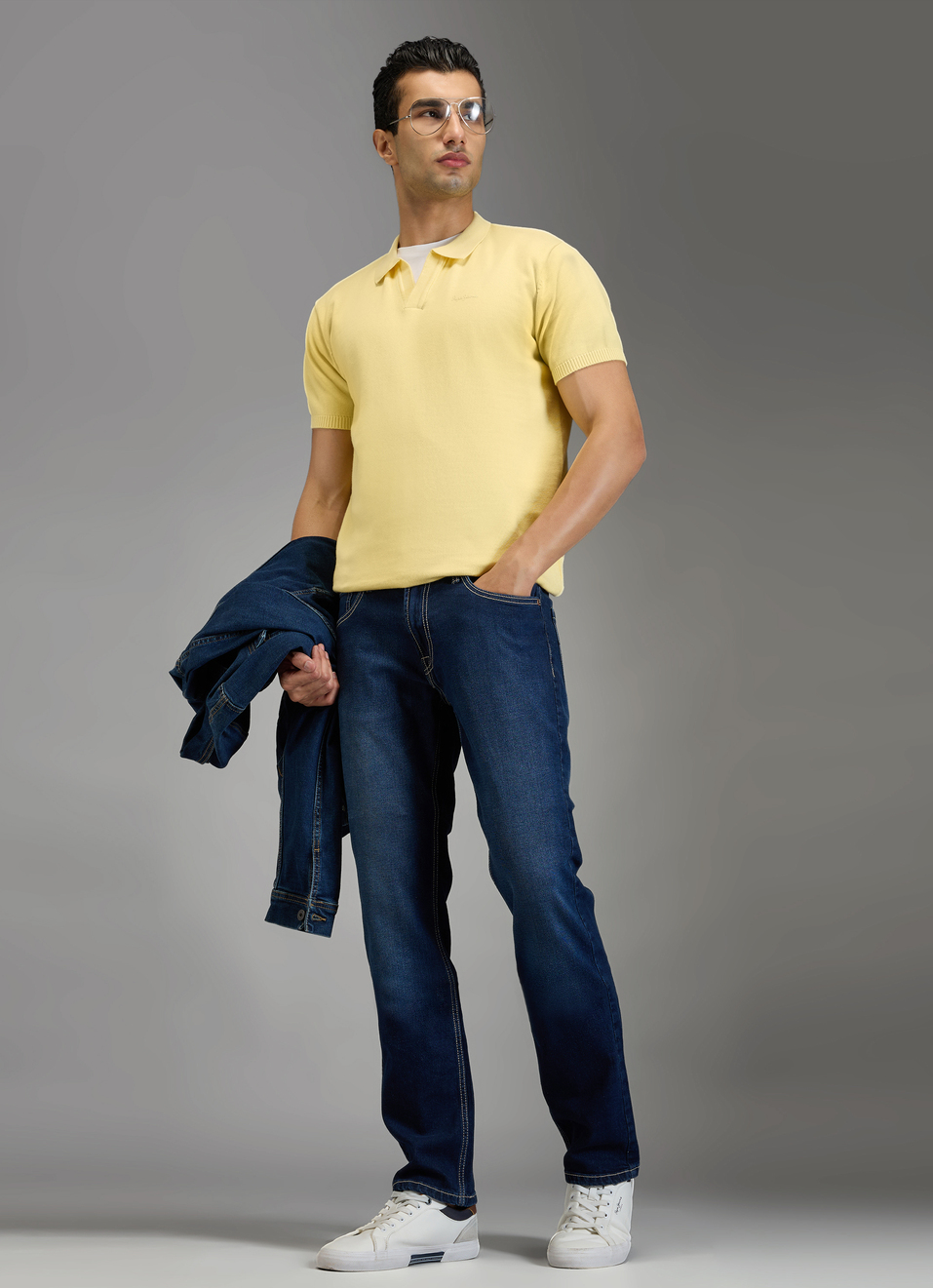 Men Blue Dark Rinse Straight Fit Mid Rise Stretchable Jeans, , large image number 1