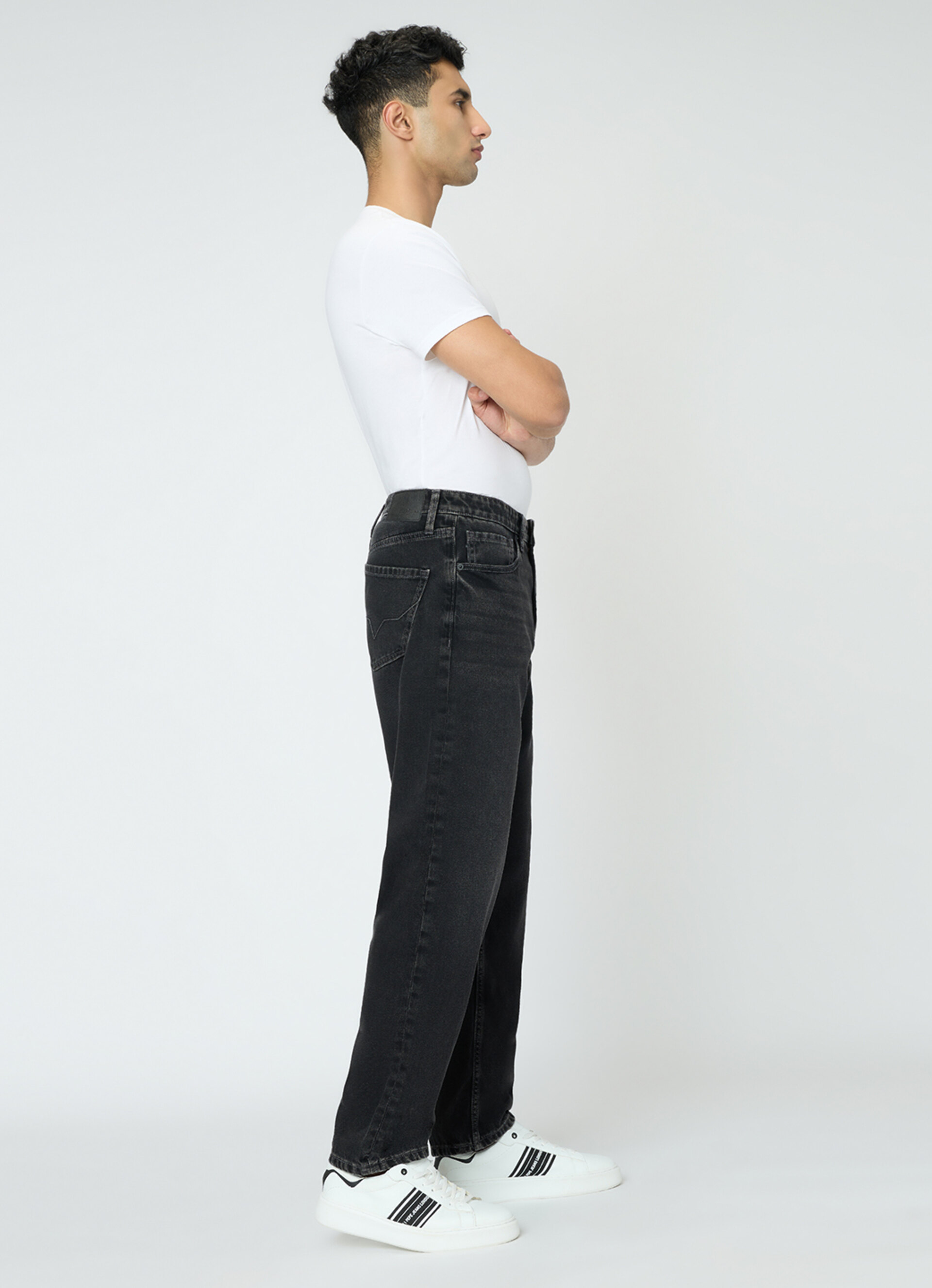 Men Black Mid Rise Tapered Jeans, , large image number 10