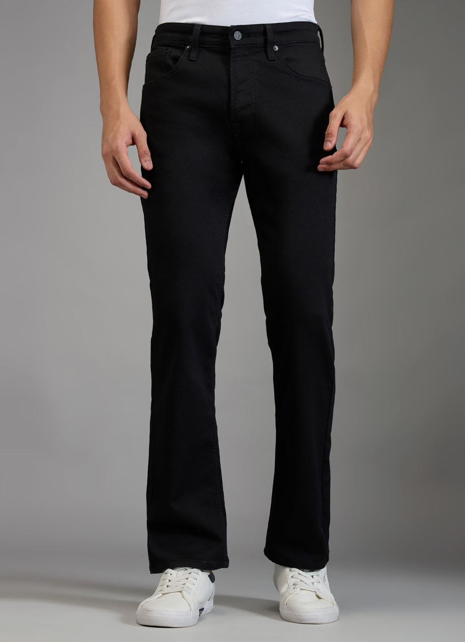 Men Black Straight Fit Mid Rise Stretchable Jeans, , large image number 2