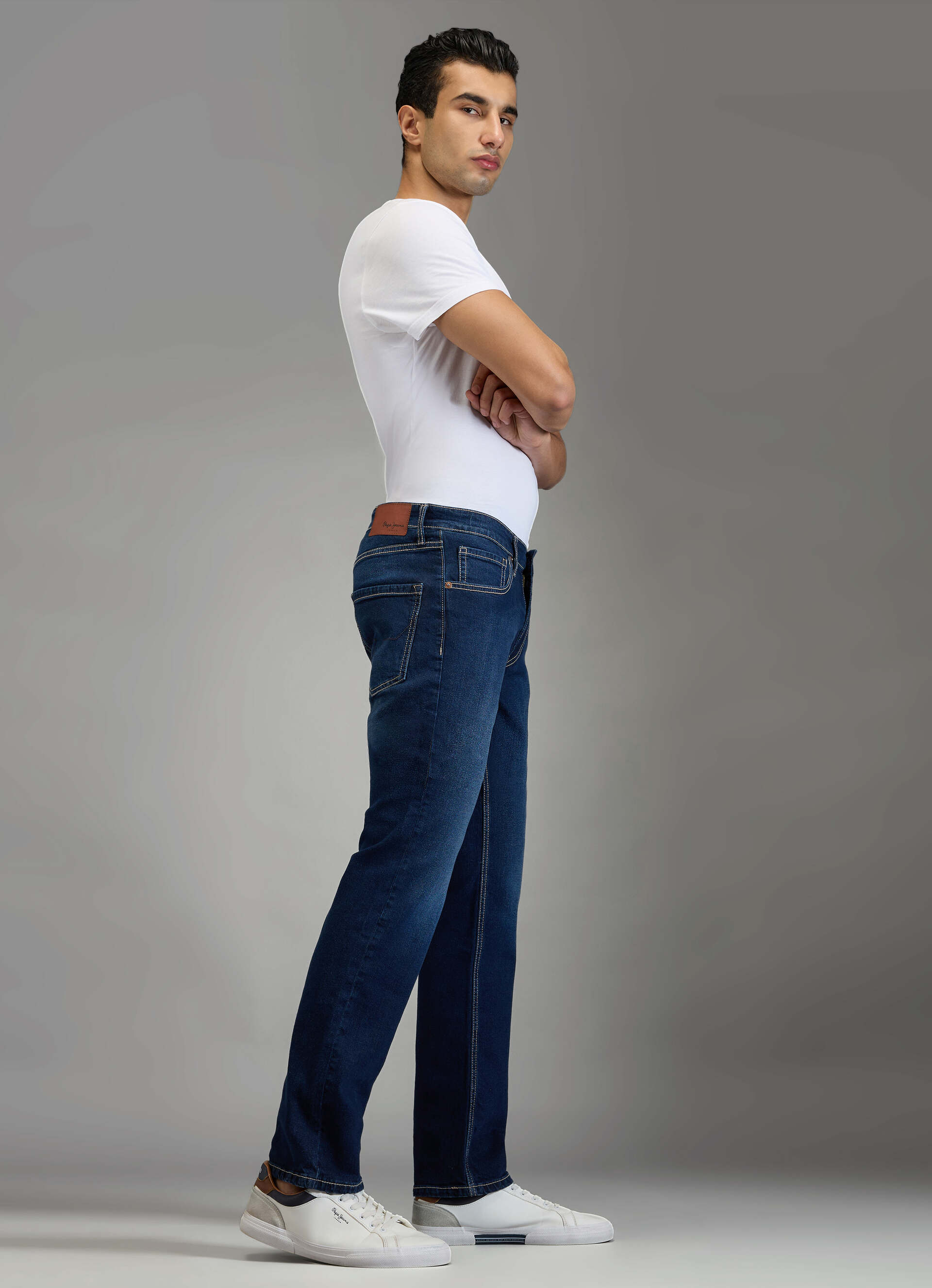 Men Blue Dark Rinse Straight Fit Mid Rise Stretchable Jeans, , large image number 10