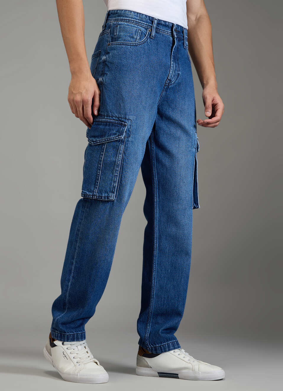 Men Blue Medium Dark Used Straight Fit Mid Rise Cargo Jeans, , large image number 0