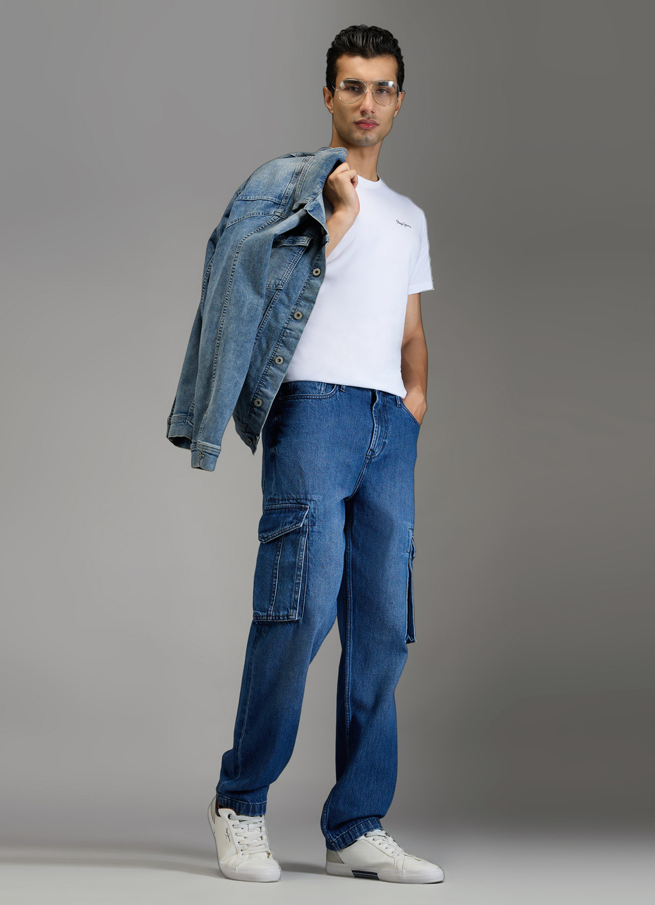 Men Blue Medium Dark Used Straight Fit Mid Rise Cargo Jeans, , large image number 1