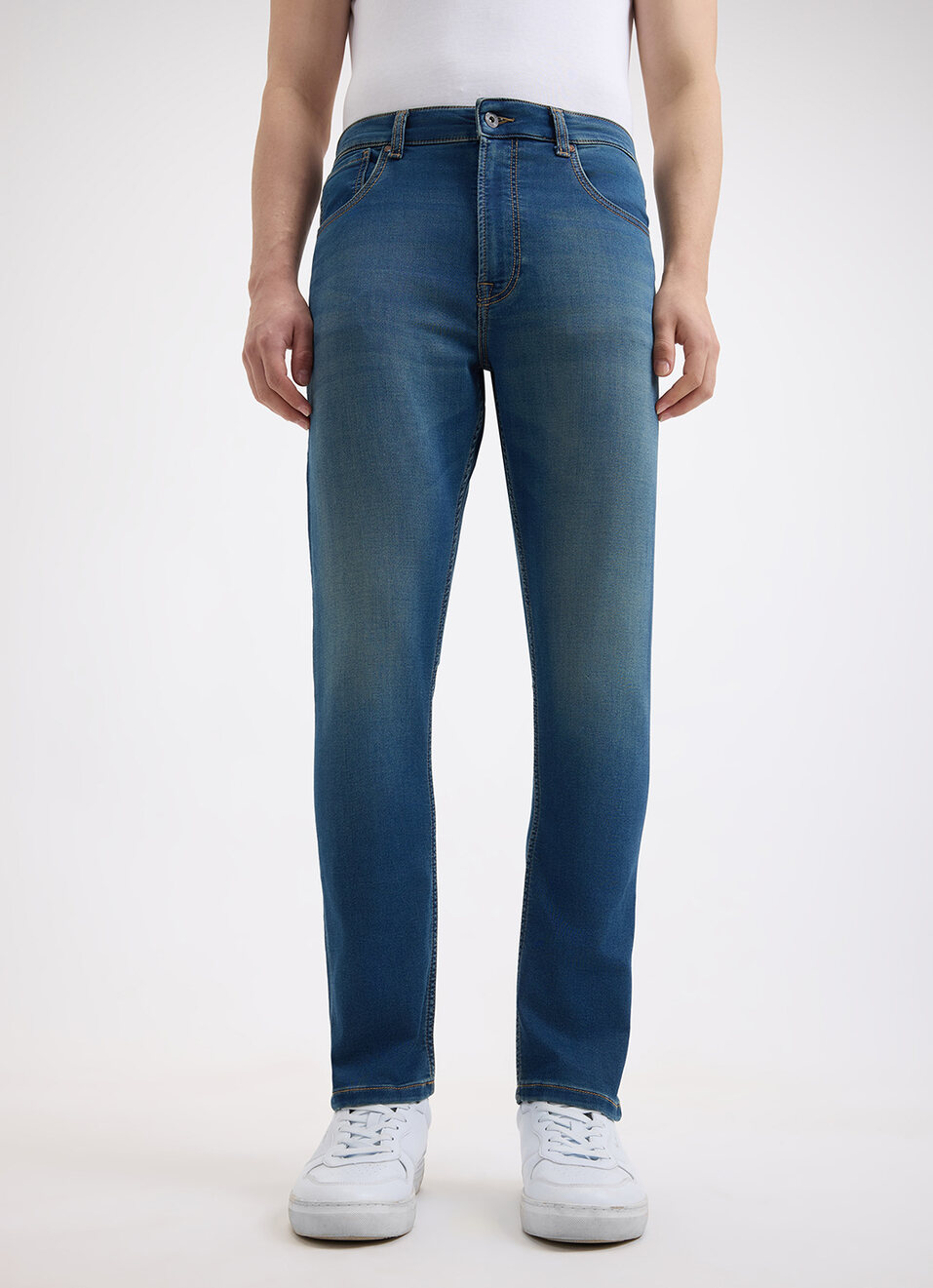 Men Green Mid Rise Slim Gymindigo Jogger Like Jeans, , large image number 2