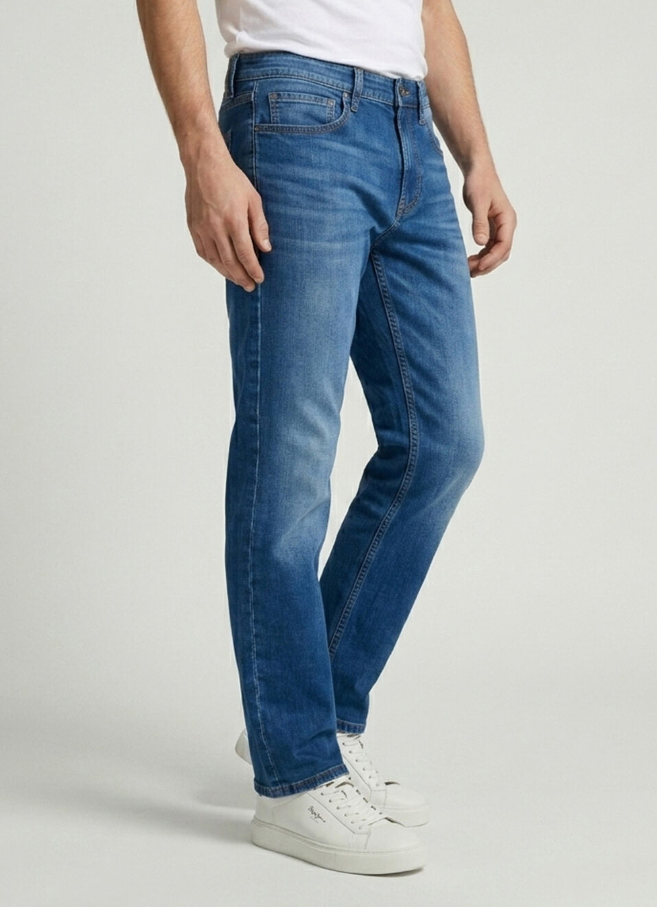Men Blue Relaxed Straight Fit Mid Rise Stretchable Jeans, , large image number 0