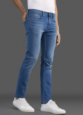 Men Light Blue Mid Rise Slim Fit Jeans