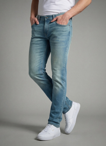 Men Blue Slim Fit Mid Rise Jeans 