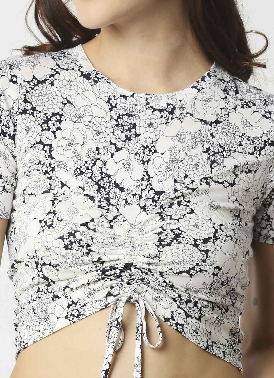 Glory Gathered Detail Crop T-shirt, , large image number 4