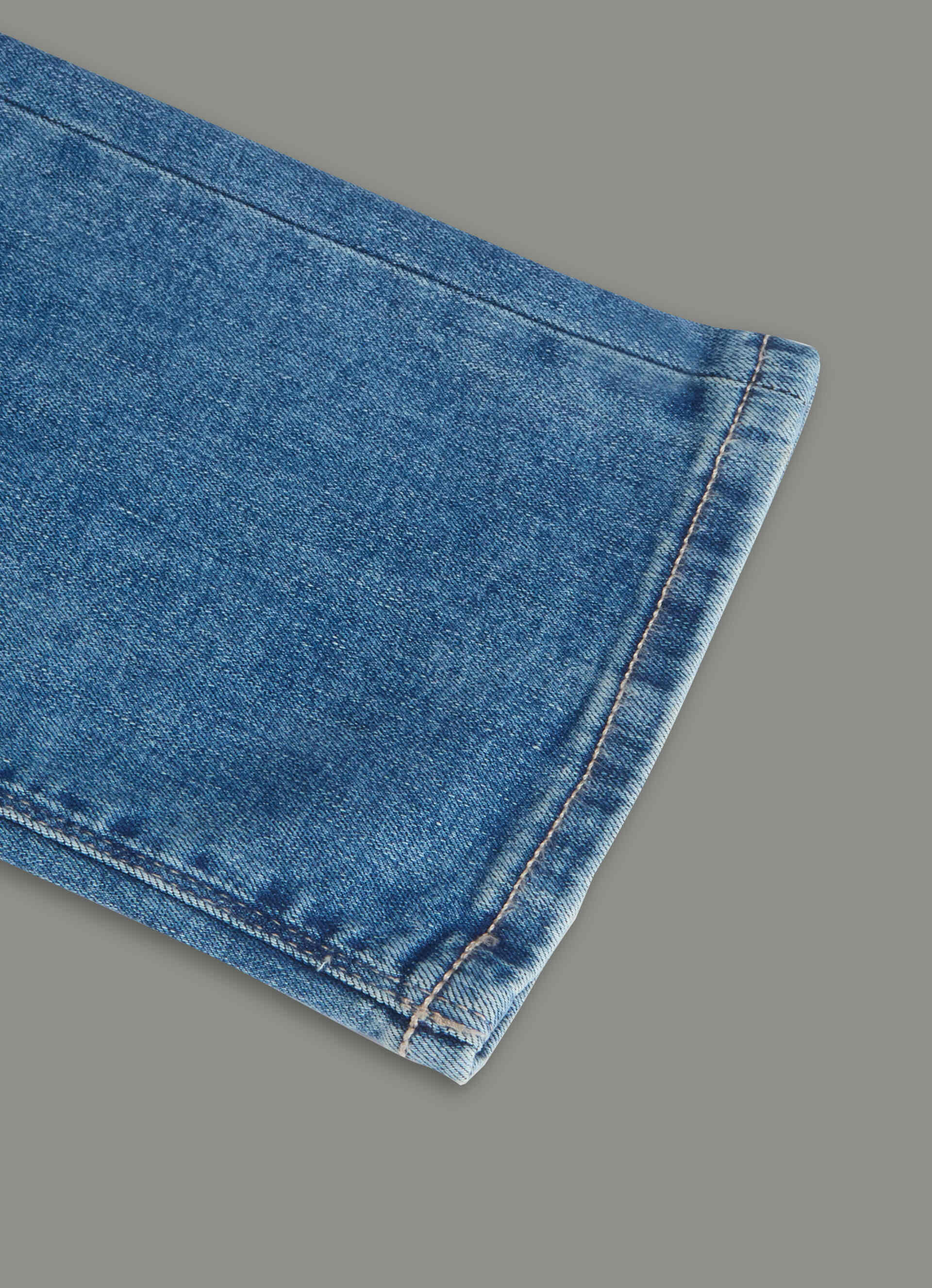 Men Blue Light Used Slim Fit Mid Rise Stretchable Jeans, , large image number 8