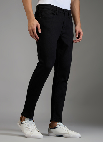 Men Black Tapered Fit Mid Rise Stretchable Jeans