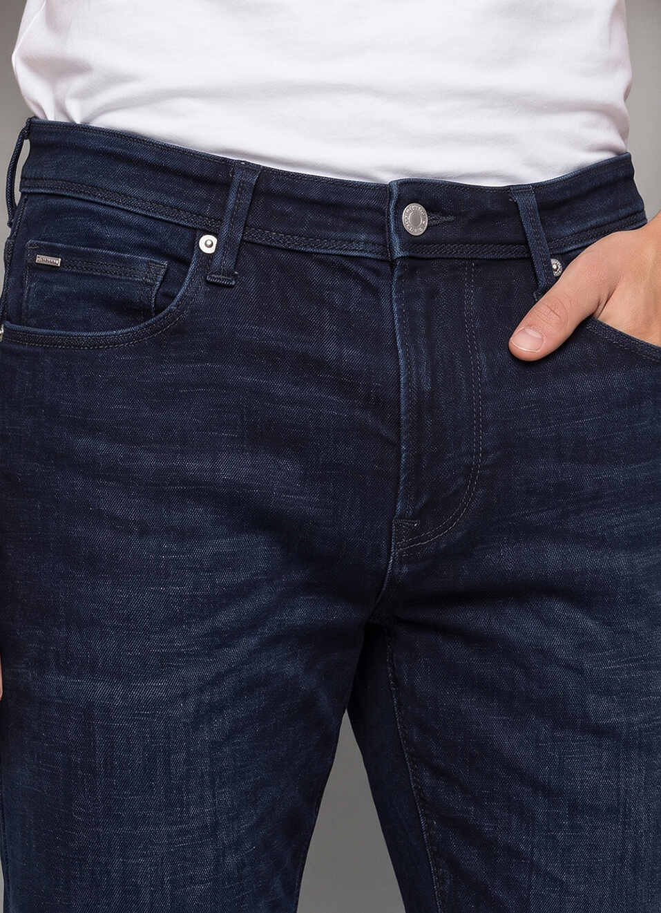 Men Black Straight Fit Mid Rise Stretchable Jeans, , large image number 4