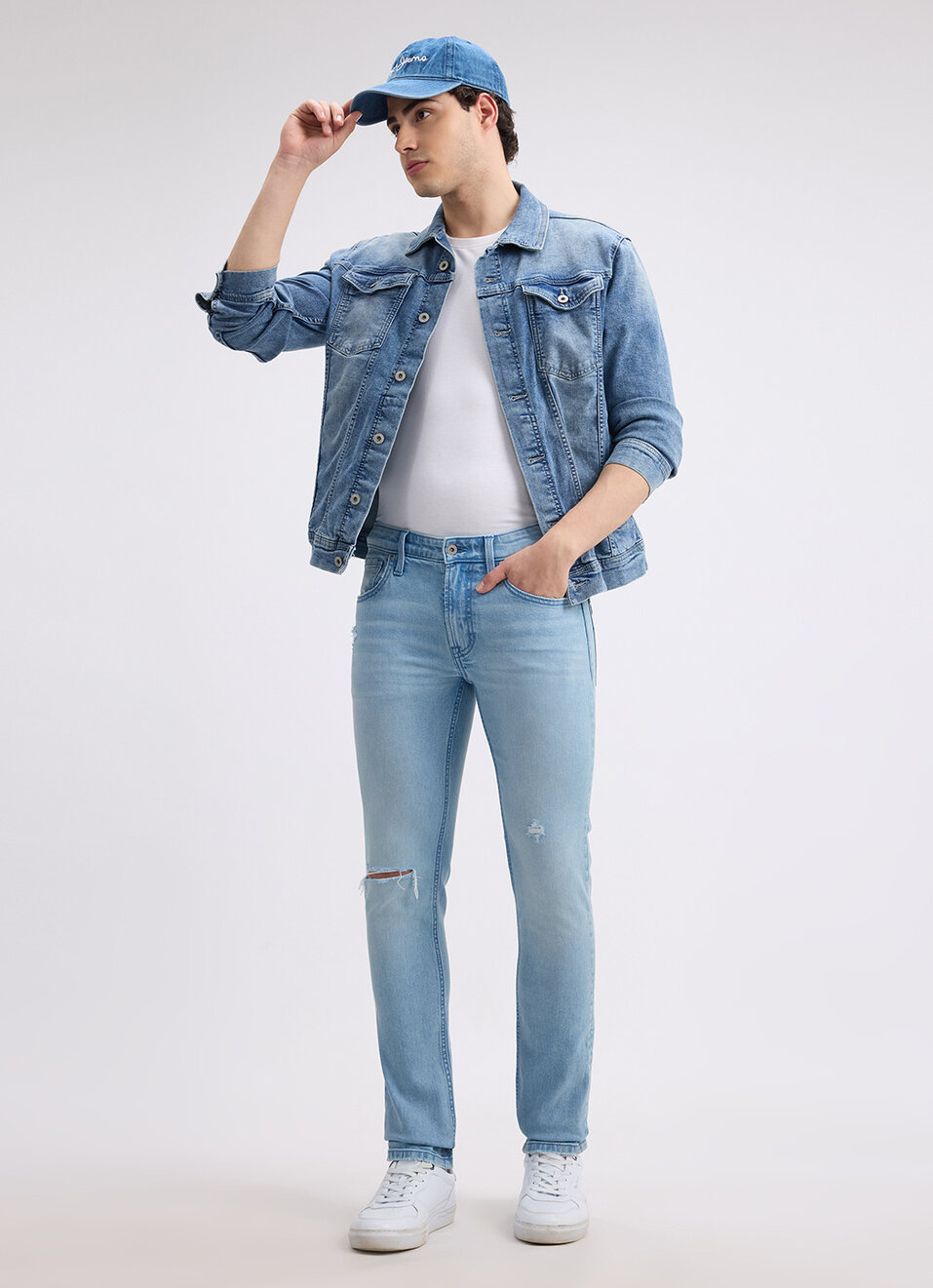 Men Blue Slim Fit Mid Rise Distressed Jeans , , large image number 1