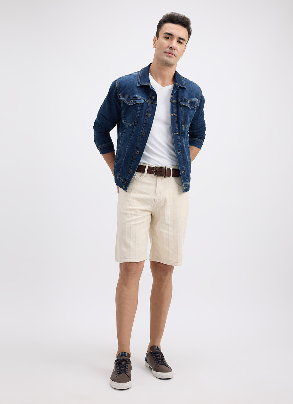 Men Ecru Relaxed Fit Mid Rise Shorts, , large image number 1