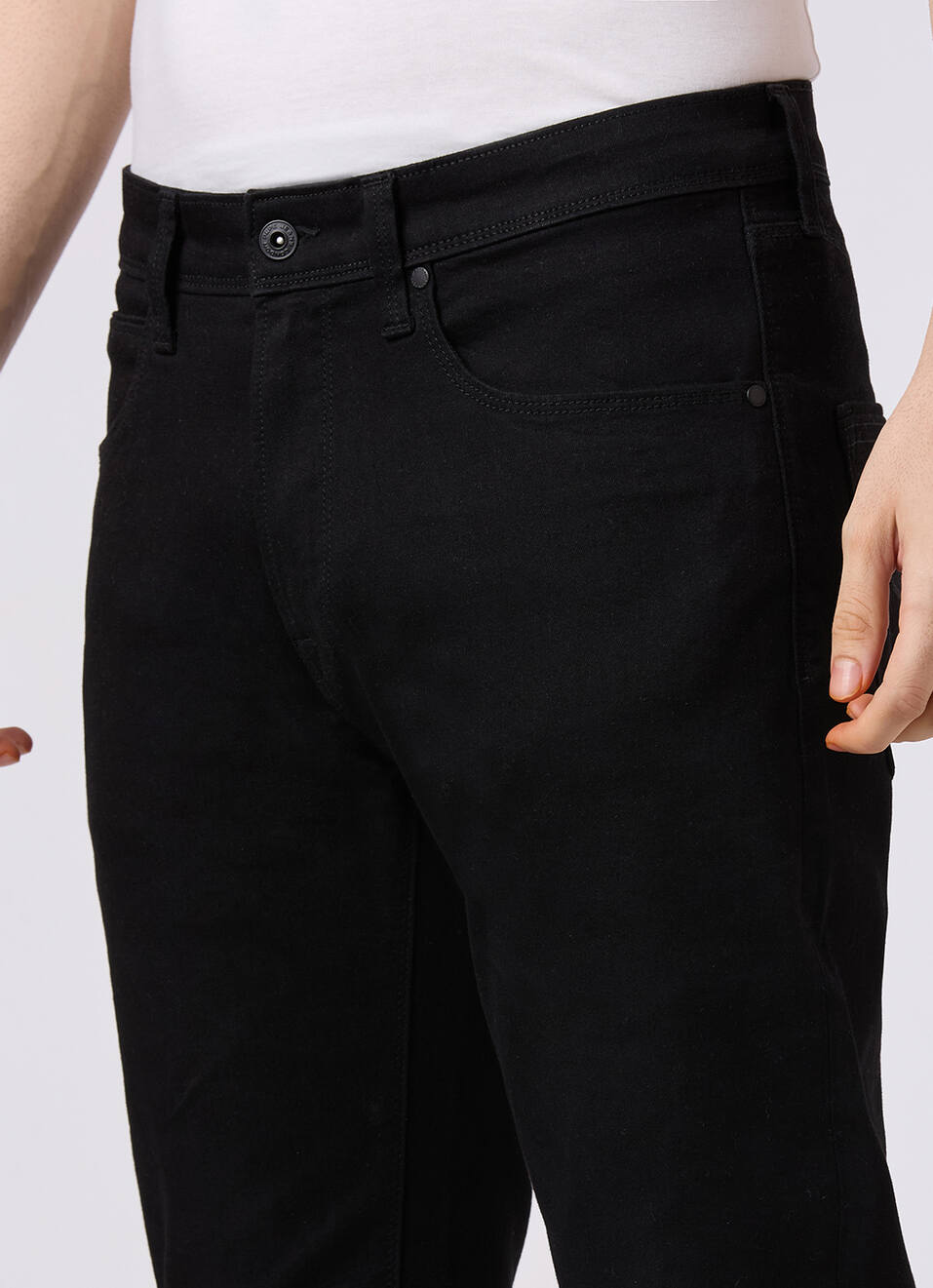 Men Black Mid Rise Straight Fit Powerflex Jeans, , large image number 4