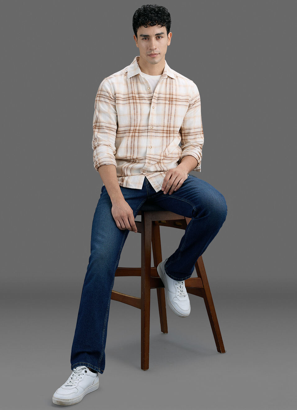 Men Beige Checked Dobby Long Sleeve Shirt, , large image number 2