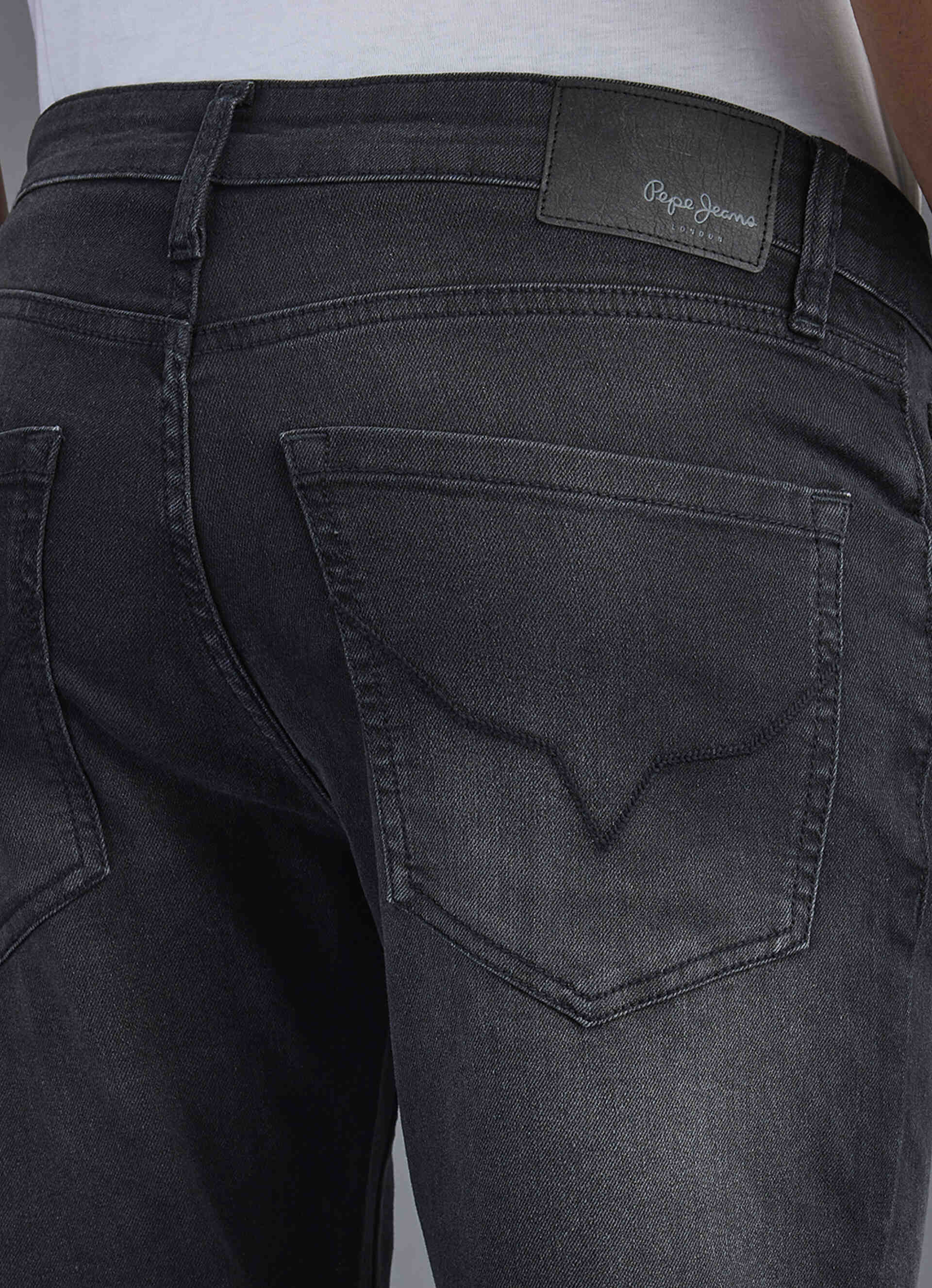 Men Black Slim Fit Mid Rise Stretchable Jeans, , large image number 8