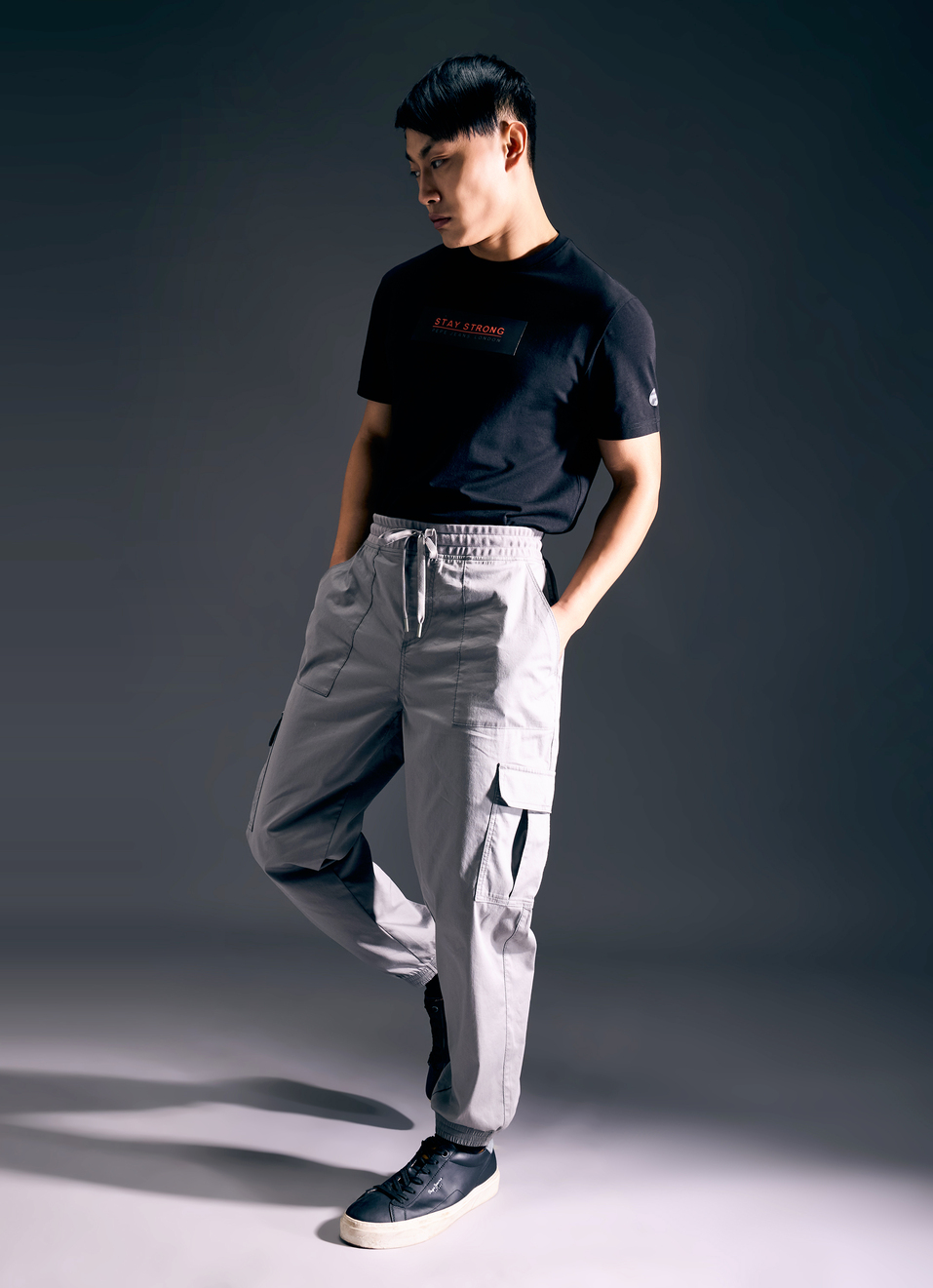 Men Grey Mid Rise Cargo Joggers, , large image number 5