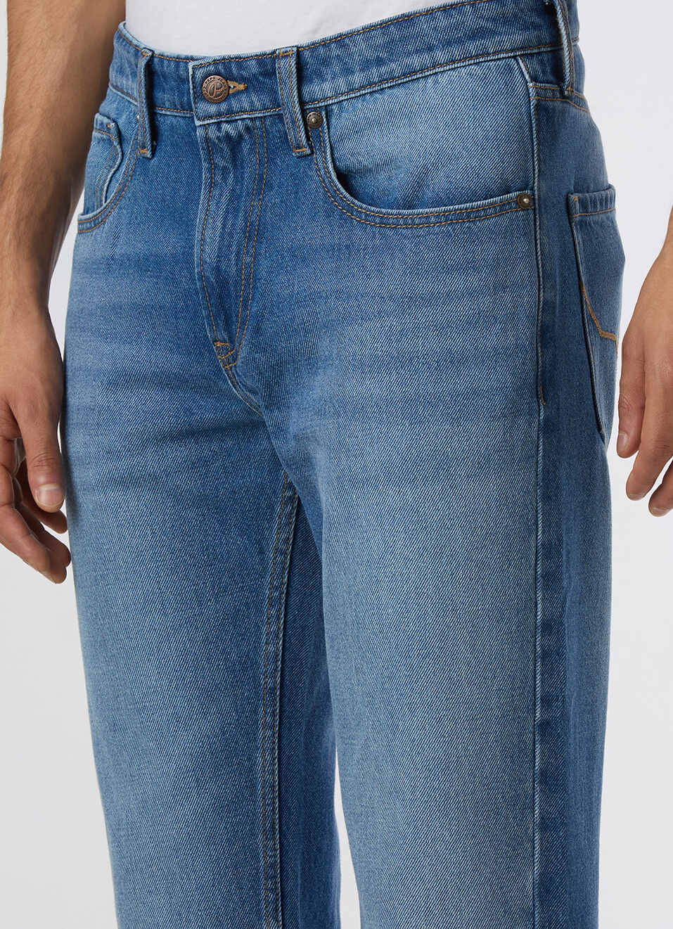 Men Light Blue Mid Rise Straight Fit Jeans, , large image number 4